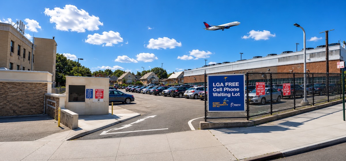 LGA Cell Phone Waiting Lot — free pickup parking at LaGuardia Airport