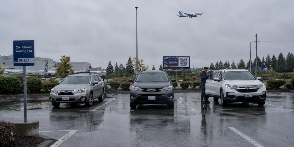 SEA Cell Phone Waiting Lot — free pickup parking at Seattle-Tacoma International Airport