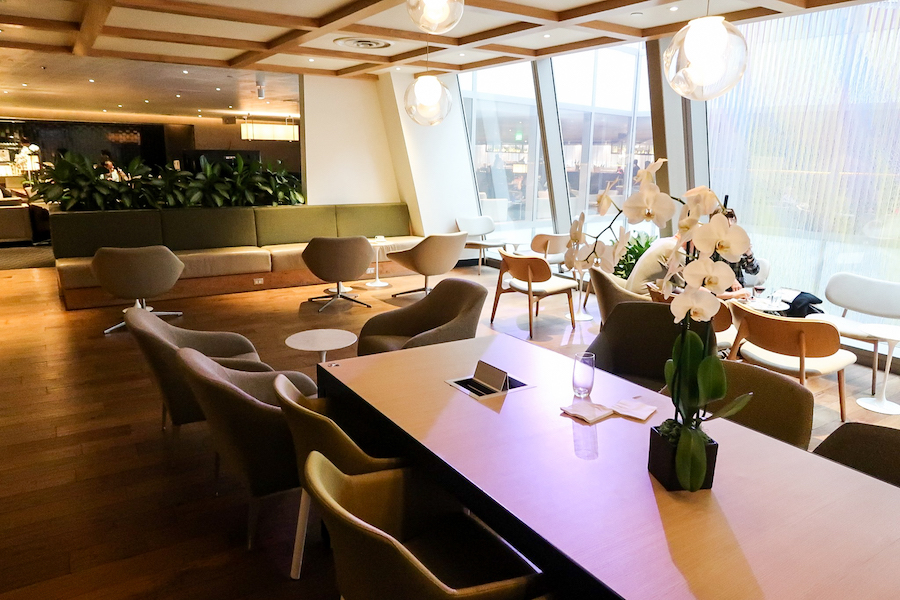 One World Lounge LAX