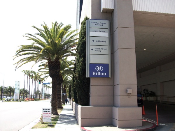 Hilton Los Angeles Airport Parken www.parkon.com