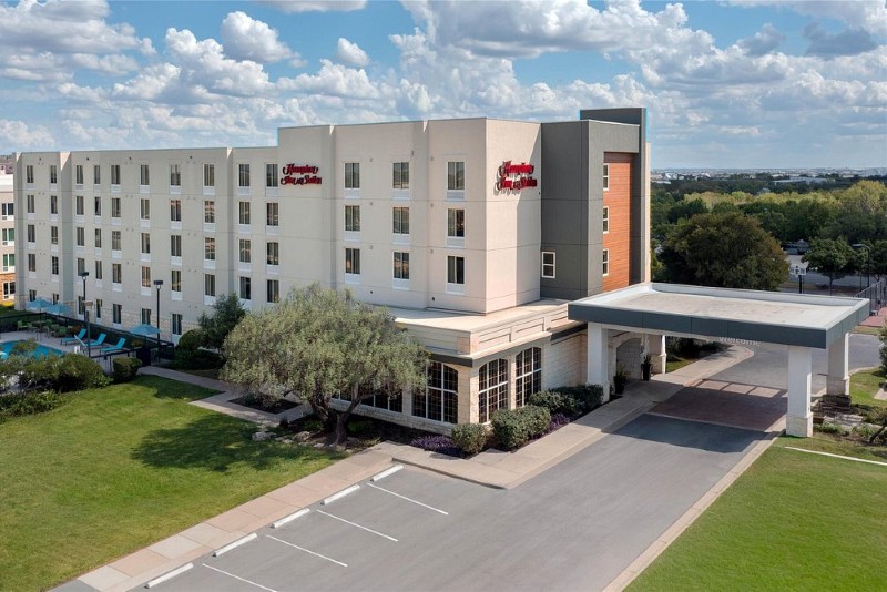 Hampton Inn & Suites Austin Airport