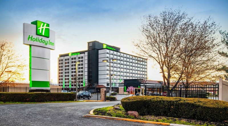 Holiday Inn EWR Airport photo 2