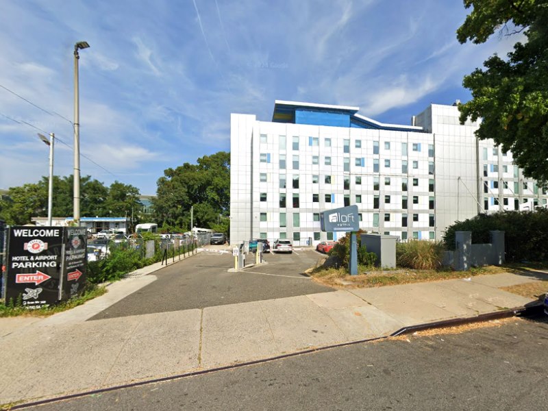Aloft LGA